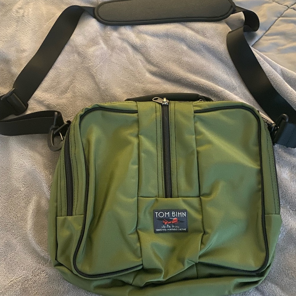 Like New Hunter Greeb Tom Bihn bag